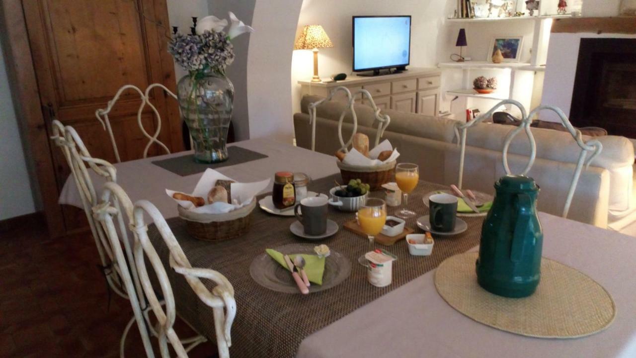 La Mansardiere Villecroze Eksteriør bilde